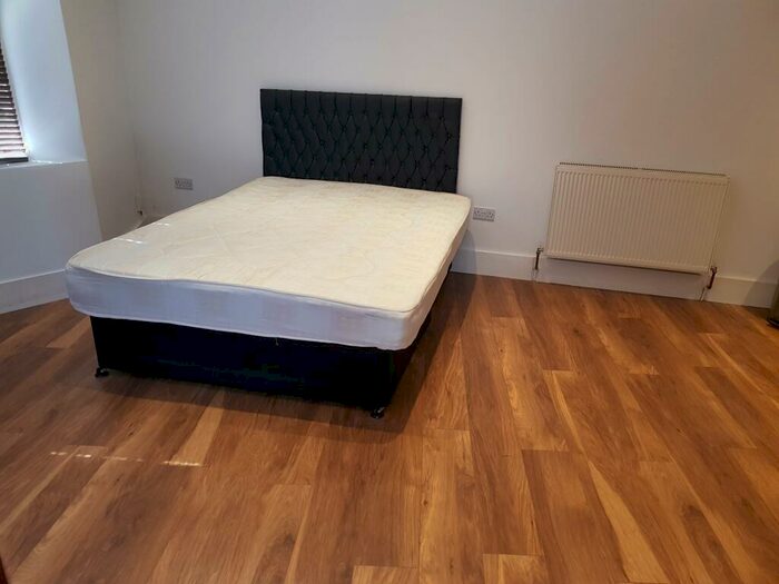 Flat To Rent In Huxley Road, Edmonton, London, N18