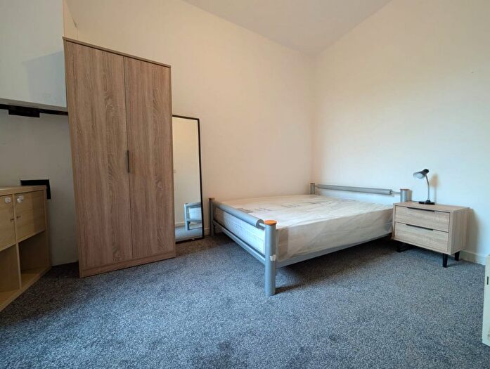 2 Bedroom Flat To Rent In , Richmond Grove, Manchester, Greater Manchester, M13