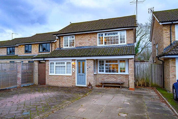 4 Bedroom Detached House For Sale In Maplefield, Park Street, AL2