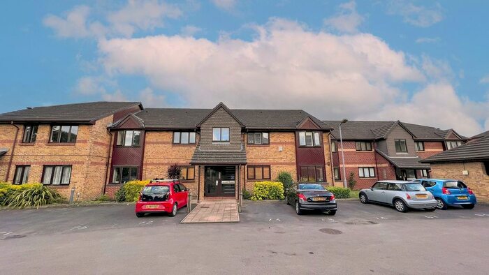 1 Bedroom Flat To Rent In Rossignol Gardens, Carshalton, Surrey, SM5