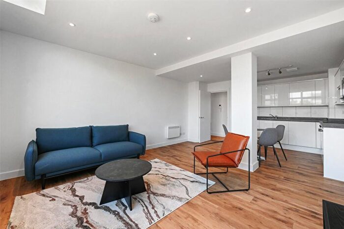 2 Bedroom Apartment To Rent In West Smithfield, London, EC1A