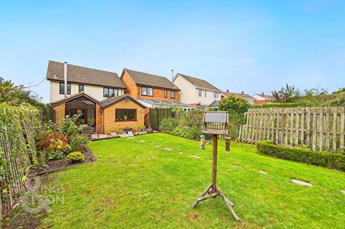 4 Bedroom Detached House For Sale In Tuttles Lane West, Wymondham, NR18