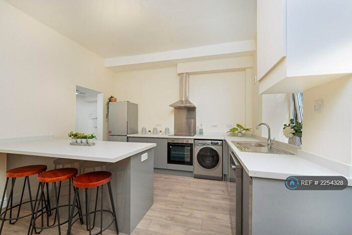 5 Bedroom Terraced House To Rent In Whitham Road, Sheffield, S10