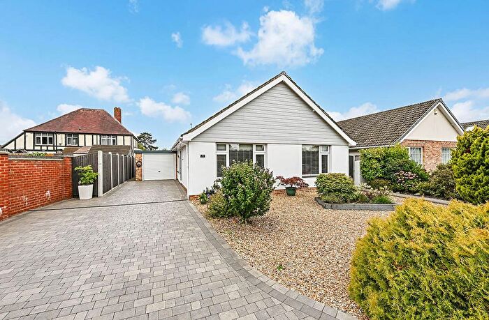 2 Bedroom Detached Bungalow For Sale In Hunters Lodge, Fareham, PO15