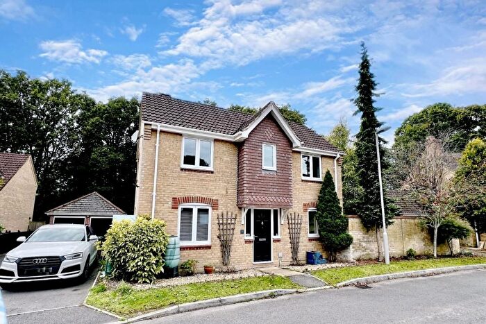 3 Bedroom Longère For Sale In Albion Way, Verwood, BH31