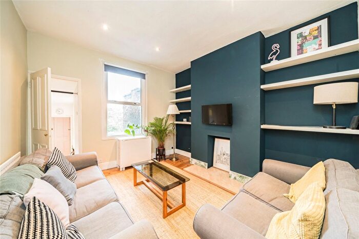 2 Bedroom Flat To Rent In Ferndale Road, London, SW4