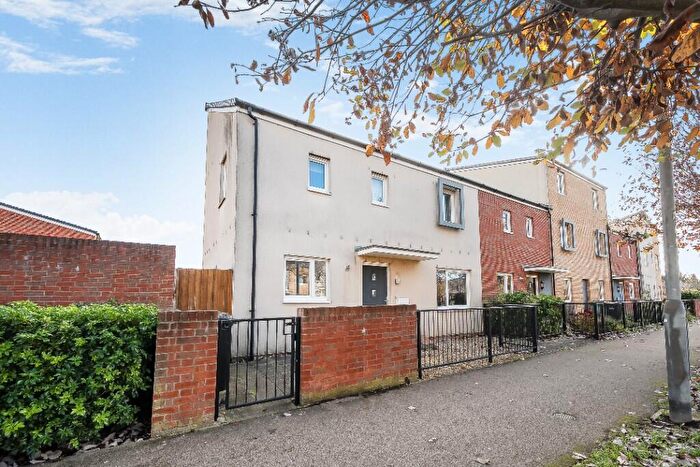 2 Bedroom End Of Terrace House For Sale In London Road, Peterborough, Cambridgeshire, PE7