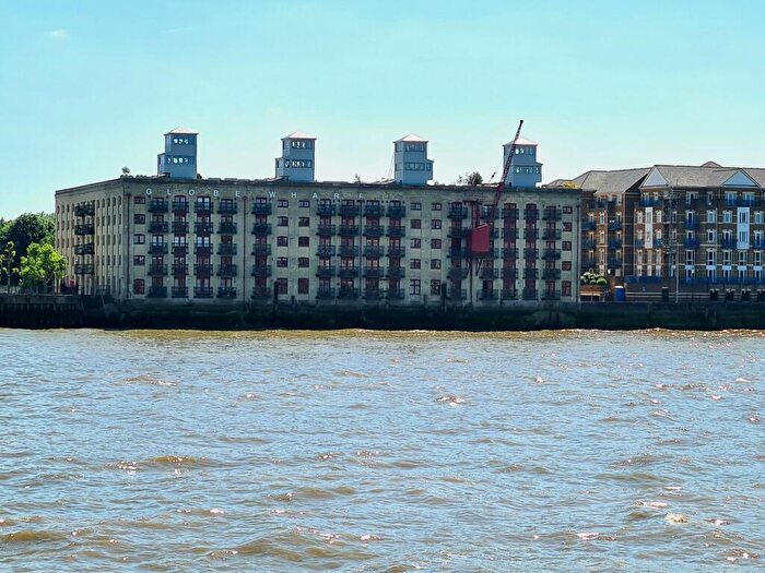 3 Bedroom Apartment For Sale In Globe Wharf, Rotherhithe Street, London, SE16
