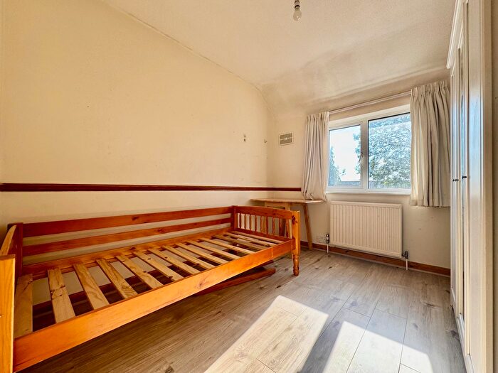 4 Bedroom Semi-Detached House To Rent In Hampden Road, Harrow, HA3