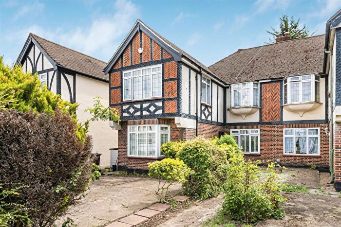 2 Bedroom Maisonette For Sale In Grove Road, Sutton, SM1