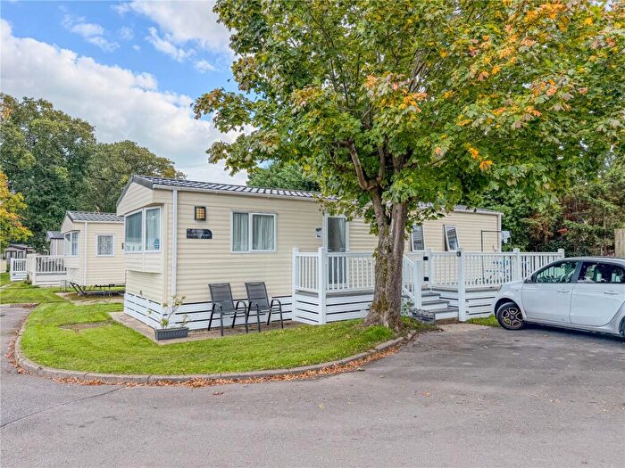 2 Bedroom Property For Sale In Hoburne Lane, Highcliffe On Sea, Christchurch, Dorset, BH23