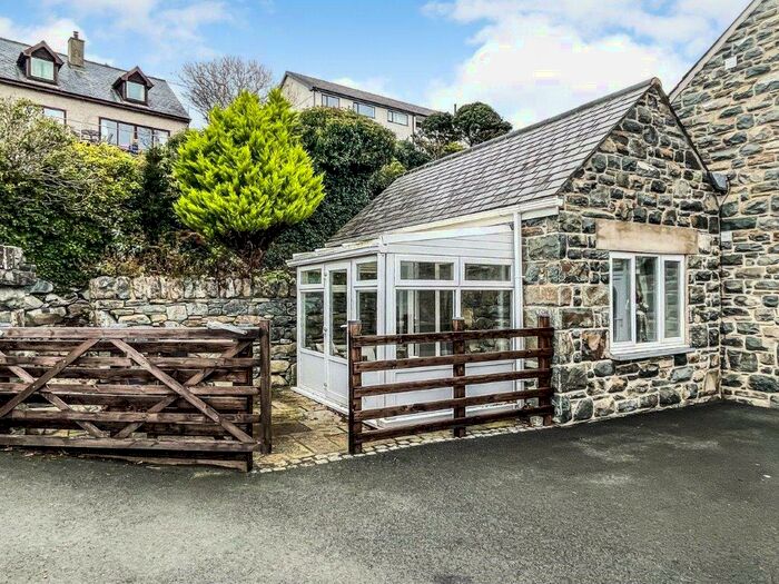1 Bedroom Maisonette To Rent In Llanaber, Barmouth, Gwynedd, LL42