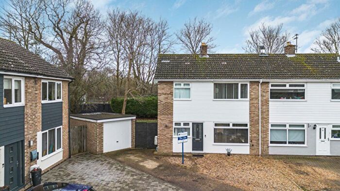 3 Bedroom Semi-Detached House For Sale In Park Way, Offord Cluny, St Neots., PE19