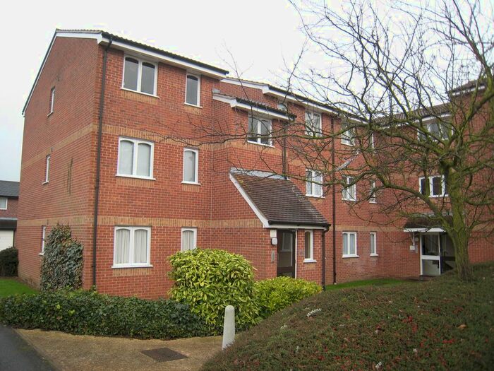 1 Bedroom Flat To Rent In Sandon Close, Rochford, SS4