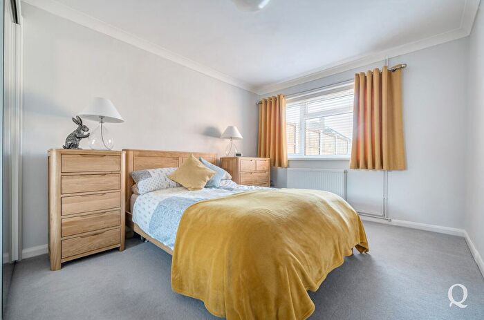 2 Bedroom Bungalow For Sale In Minterne Avenue, Sittingbourne, Kent, ME10
