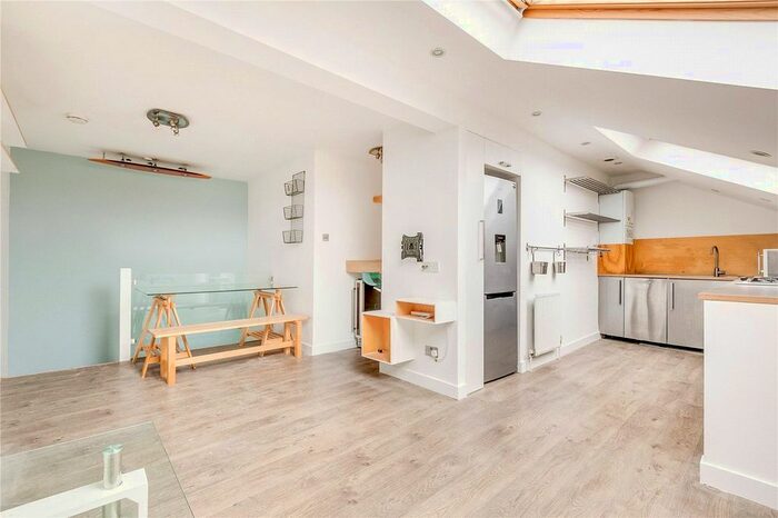 2 Bedroom Flat To Rent In Fermoy Road, London, W9