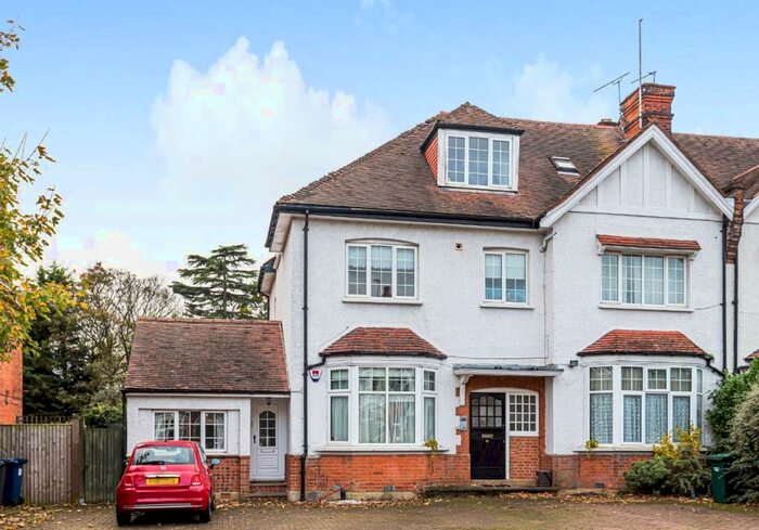 2 Bedroom Apartment To Rent In Northumberland Road, New Barnet, EN5