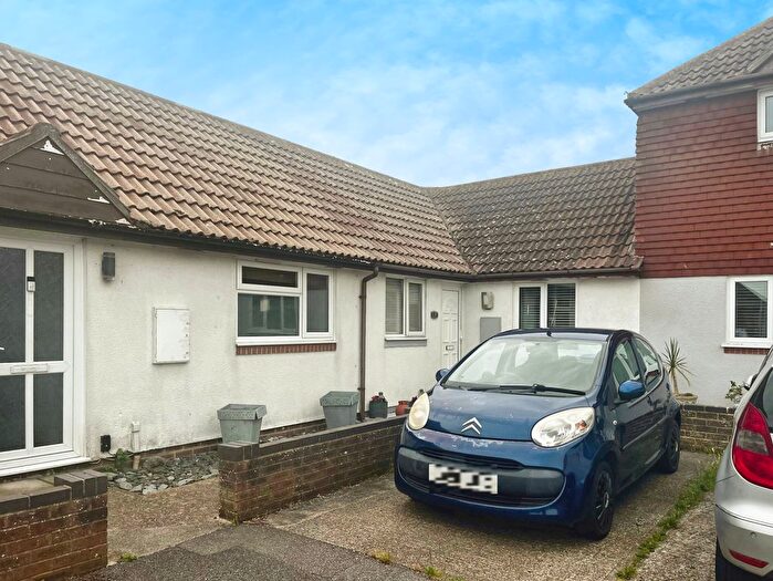 2 Bedroom Bungalow For Sale In Beatrice Mews, Greatstone, TN28