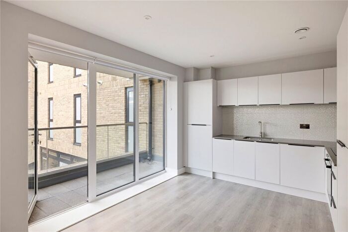 2 Bedroom Flat For Sale In Kilburn Lane, London, W10