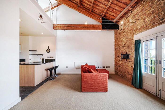 2 Bedroom Flat For Sale In Warehouse W, Royal Victoria Dock, E16