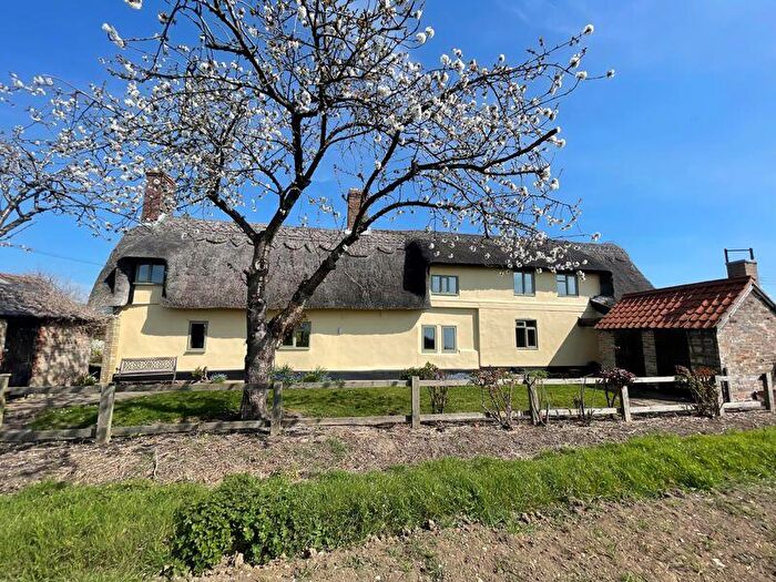 4 Bedroom Country House For Sale In Brettenham Road, Rattlesden, IP30