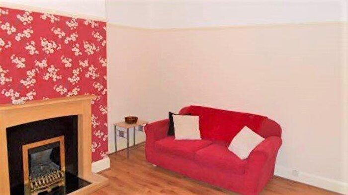 3 Bedroom Flat To Rent In Whitefield Terrace, Heaton, Newcastle Upon Tyne, NE6