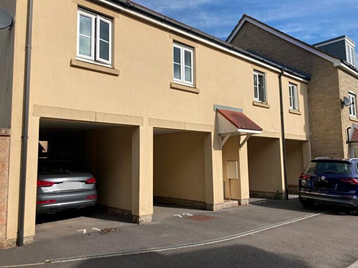 2 Bedroom Flat To Rent In Macie Drive, Corsham, SN13