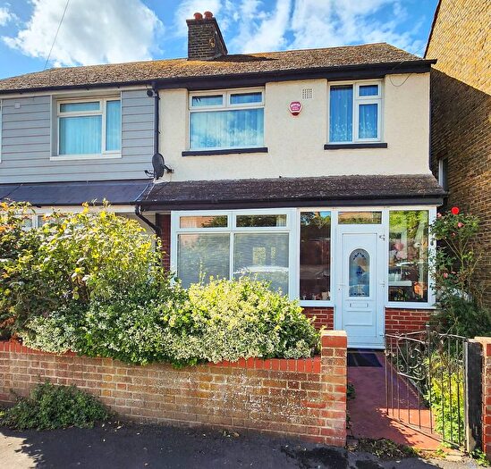 3 Bedroom Semi-detached House For Sale In Nash Court Road, Margate, CT9