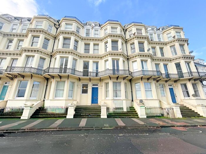 2 Bedroom Flat To Rent In Queens Gardens, Eastbourne, BN21