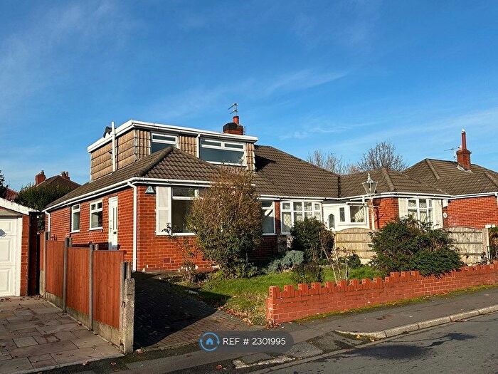 3 Bedroom Bungalow To Rent In Rishworth Drive, Manchester, M40