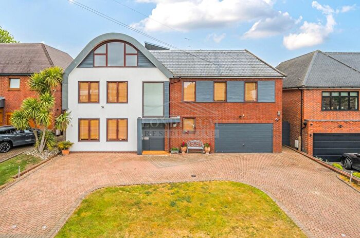 6 Bedroom Detached House For Sale In Reenglass Road, Stanmore, HA7