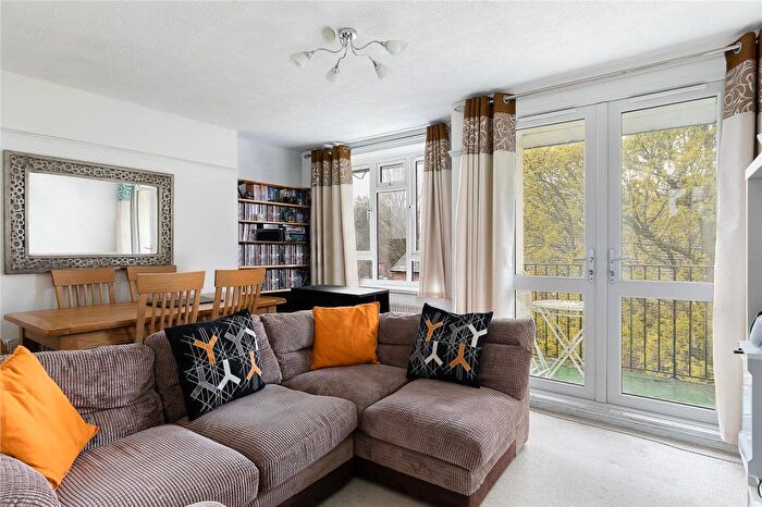 2 Bedroom Flat To Rent In Whitnell Way, London, SW15