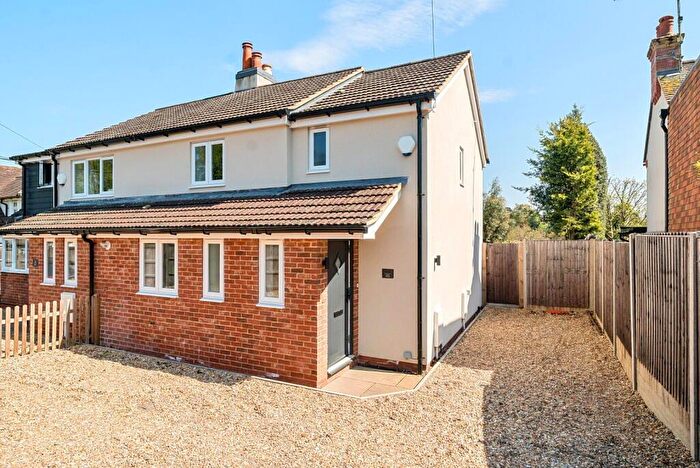 3 Bedroom Semi-Detached House For Sale In Sunnydell Lane, Farnham, Surrey, GU10