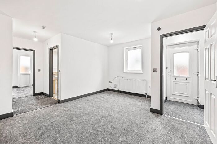 1 Bedroom Maisonette To Rent In Ref: Ad - Chaldon Road, Caterham, CR3