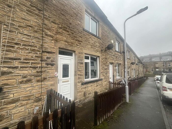 2 Bedroom House To Rent In Aylesbury Street, Keighley, BD21