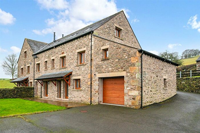 4 Bedroom Barn Conversion To Rent In Carnforth, Cumbria, LA6