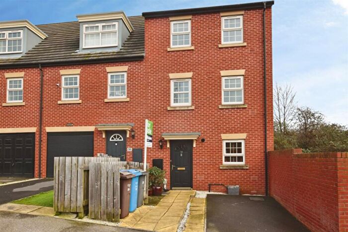 2 Bedroom End Of Terrace House For Sale In Boothferry Park Halt, Hull, HU4