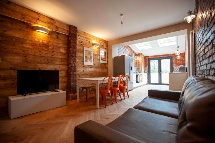 8 Bedroom Terraced House To Rent In Lees Hall Crescent, Manchester, Greater Manchester, M14