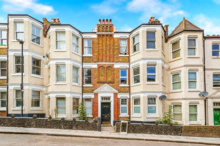 2 Bedroom Flat For Sale In Birbeck Mansions, Birkbeck Road, Hornsey, N8