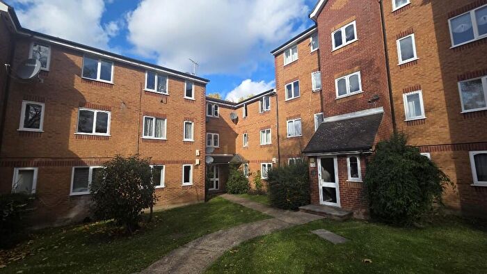 1 Bedroom Flat To Rent In Grinstead Road, London, SE8