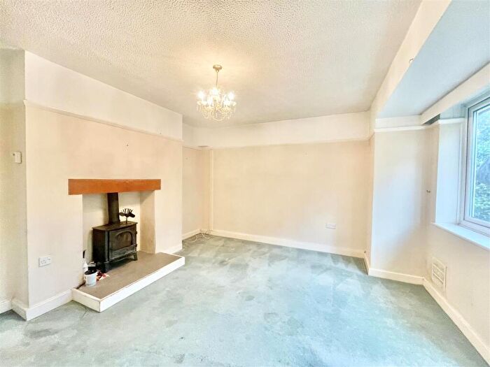 3 Bedroom Semi-Detached House For Sale In Framlingham Road, Brundish, IP13