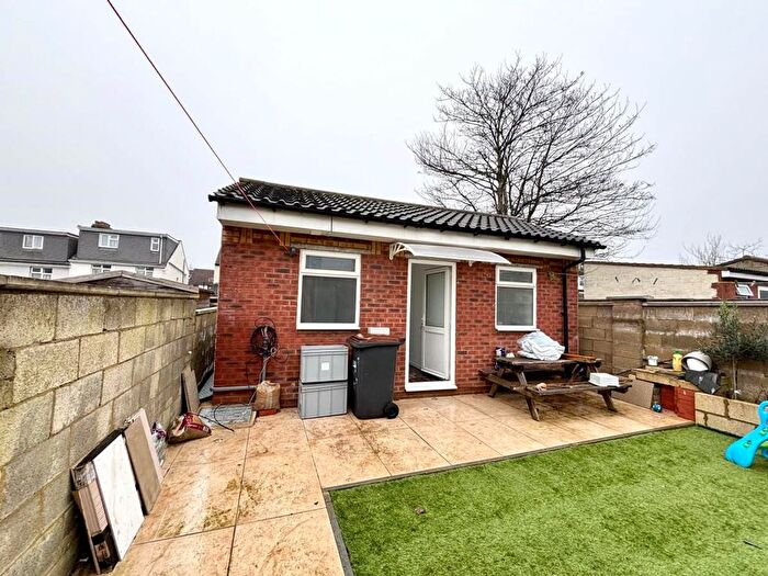 2 Bedroom Property To Rent In Durbar Road, Luton, LU4