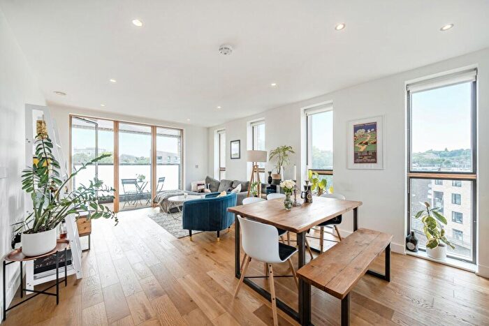 2 Bedroom Flat For Sale In Vicars Road, Kentish Town, London, NW5