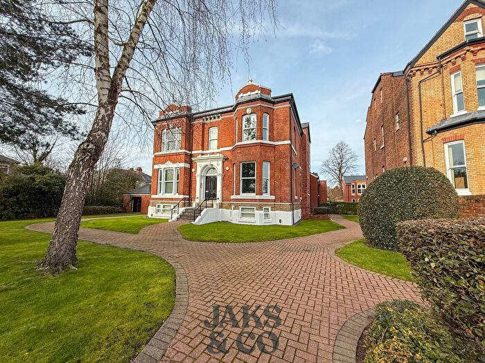 2 Bedroom Flat To Rent In Mauldeth Road, Withington, M20