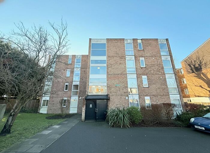 1 Bedroom Apartment For Sale In Albemarle Road, Beckenham, BR3