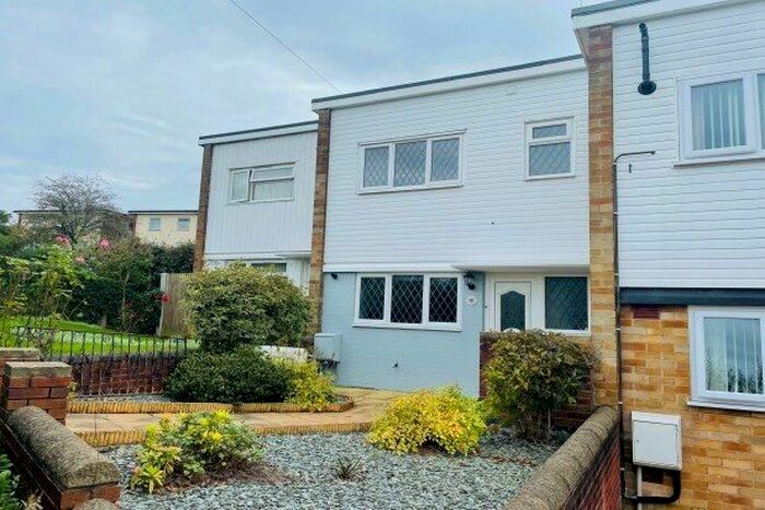 3 Bedroom Town House To Rent In Lee Grove, Newcastle, ST5