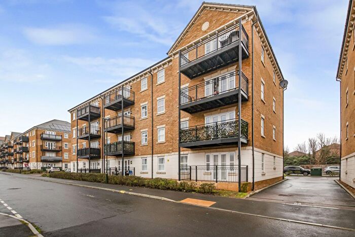 2 Bedroom Flat For Sale In Sayers Way, Erith, DA8