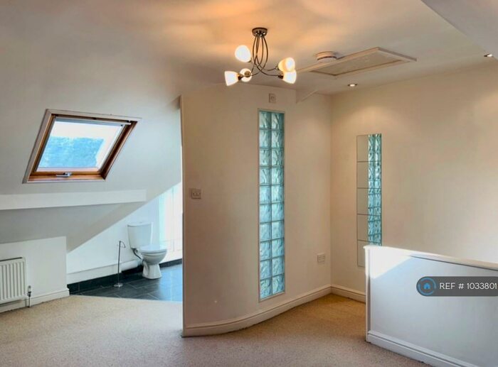 4 Bedroom Terraced House To Rent In Ecclesall Road, Sheffield, S11