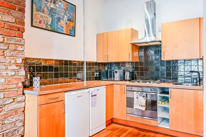 1 Bedroom Flat To Rent In St Peters Street, Angel, London, N1