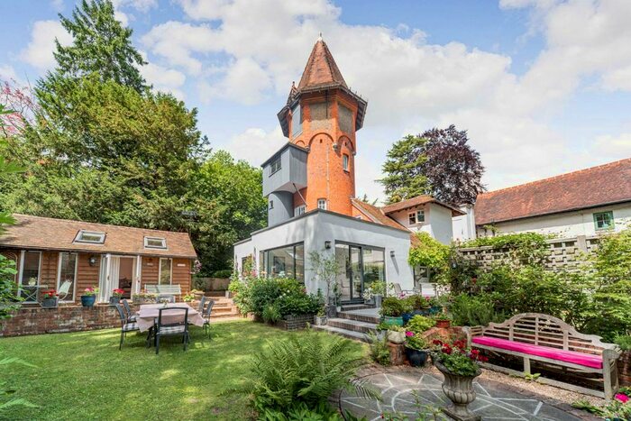 3 Bedroom Detached House For Sale In Goring Heath, Reading, RG8